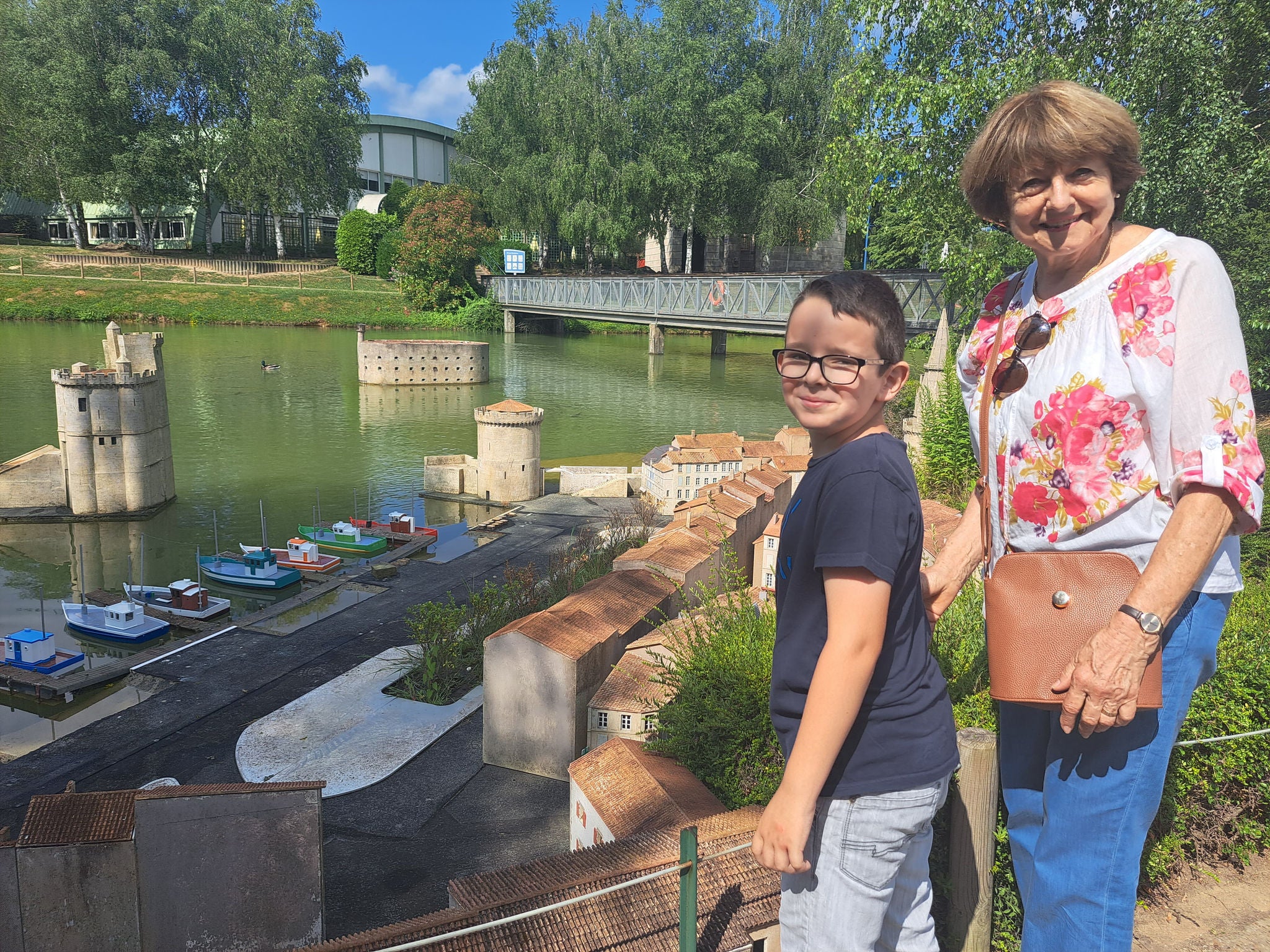 Famille port de la rochelle miniature